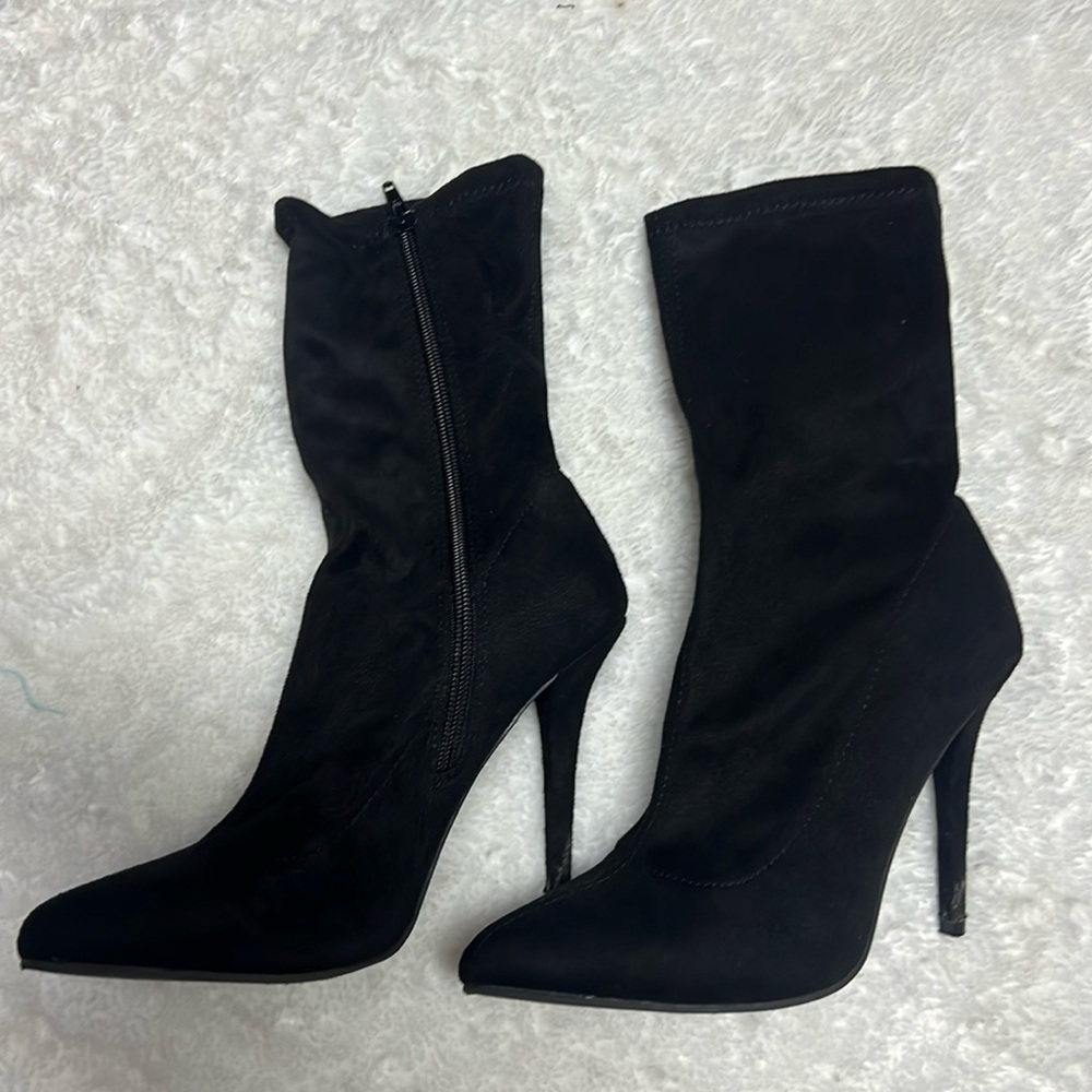 Black heel booties